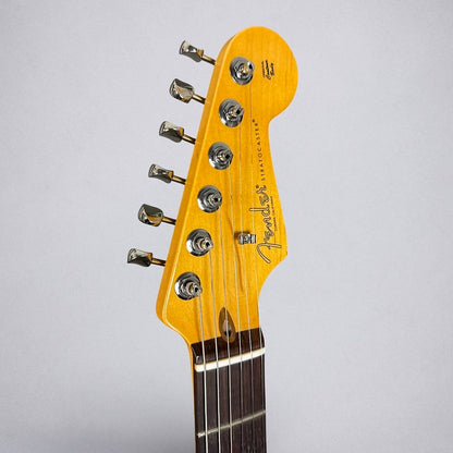 Fender American Professional Classic Stratocaster 2025 - Faded Dakota Red