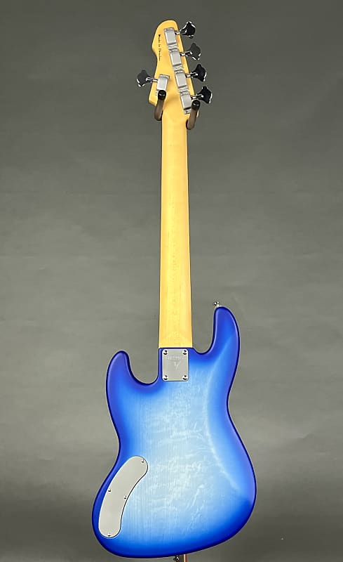 Valiant Mini Bass 5-String 2024 - Icy Blue