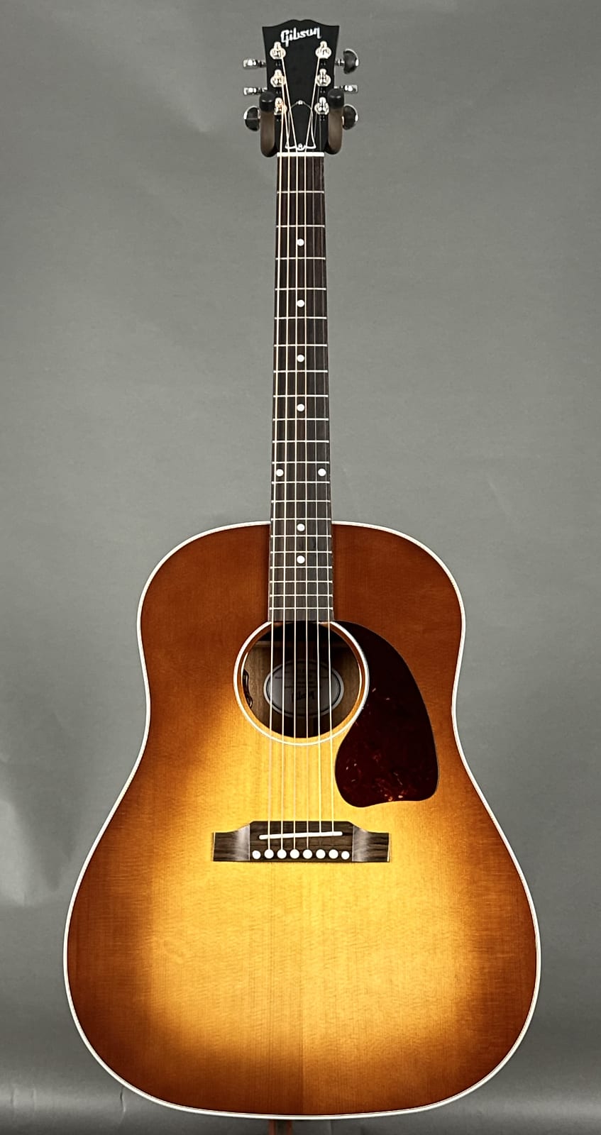 Gibson J-45 Standard 2025 - Honeyburst Gloss