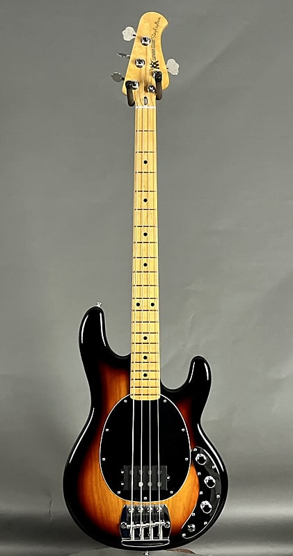 Ernie Ball Music Man Retro ‘70s StingRay 2024 - Sunburst