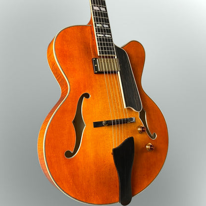 Eastman AR580CE Archtop Hollowbody Honeyburst with Hardshell Case
