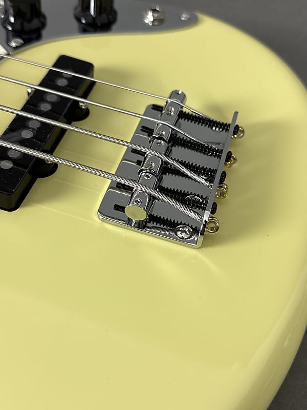 Fender Player II Mustang PJ Bass 2025 - Hialeah Yellow