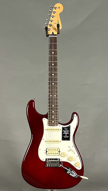 Fender Player II Stratocaster HSS 2024 - Transparent Cherry Burst