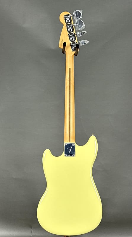 Fender Player II Mustang PJ Bass 2025 - Hialeah Yellow