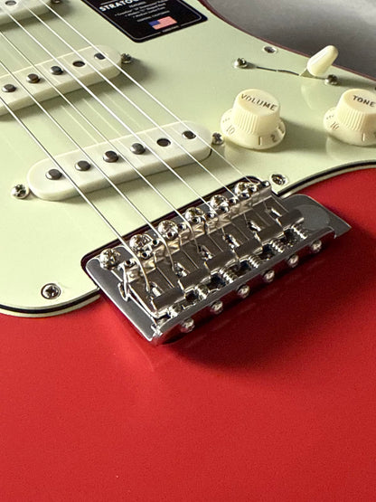 Fender American Professional Classic Stratocaster 2025 - Faded Dakota Red