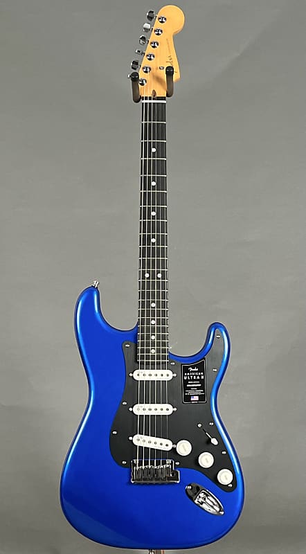 Fender American Ultra II Stratocaster 2024 - Cobra Blue