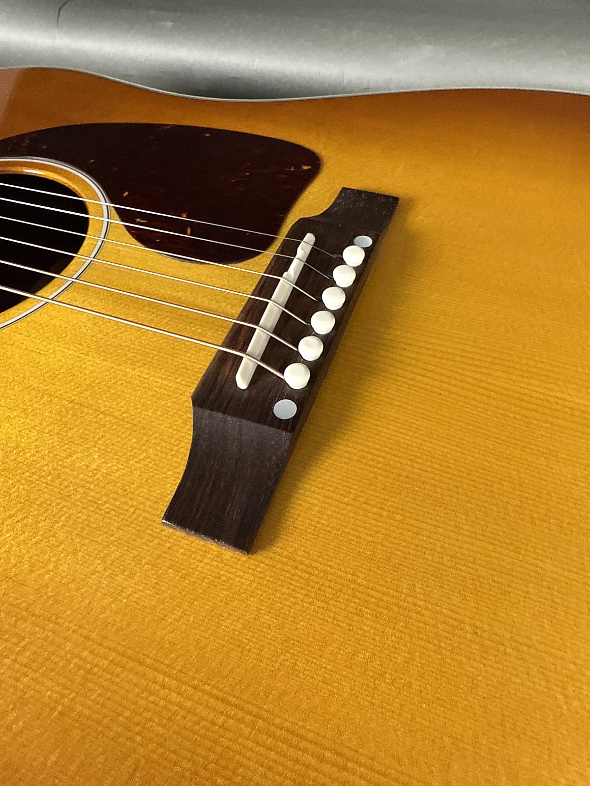 Gibson J-45 Standard 2025 - Heritage Cherry Sunburst